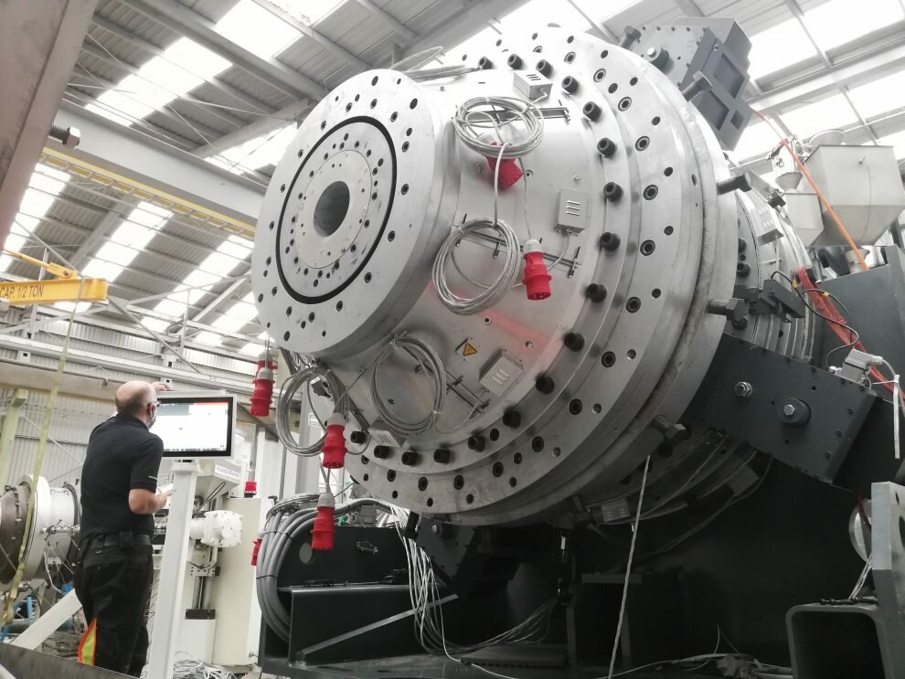 FDC pipe die with special melt gap feature